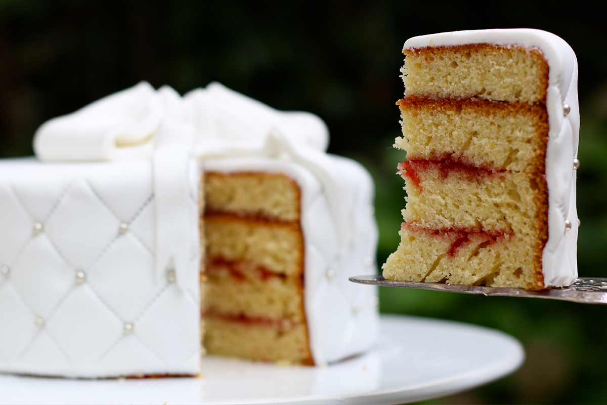 Recette du sponge cake ou gâteau éponge pour cake design