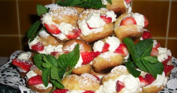 Choux à la Chantilly et aux fraises