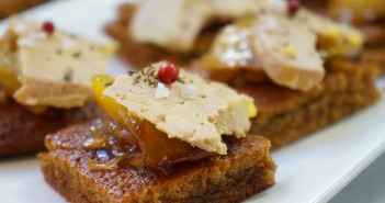 Pain d’épices maison, mangue caramélisée et foie gras